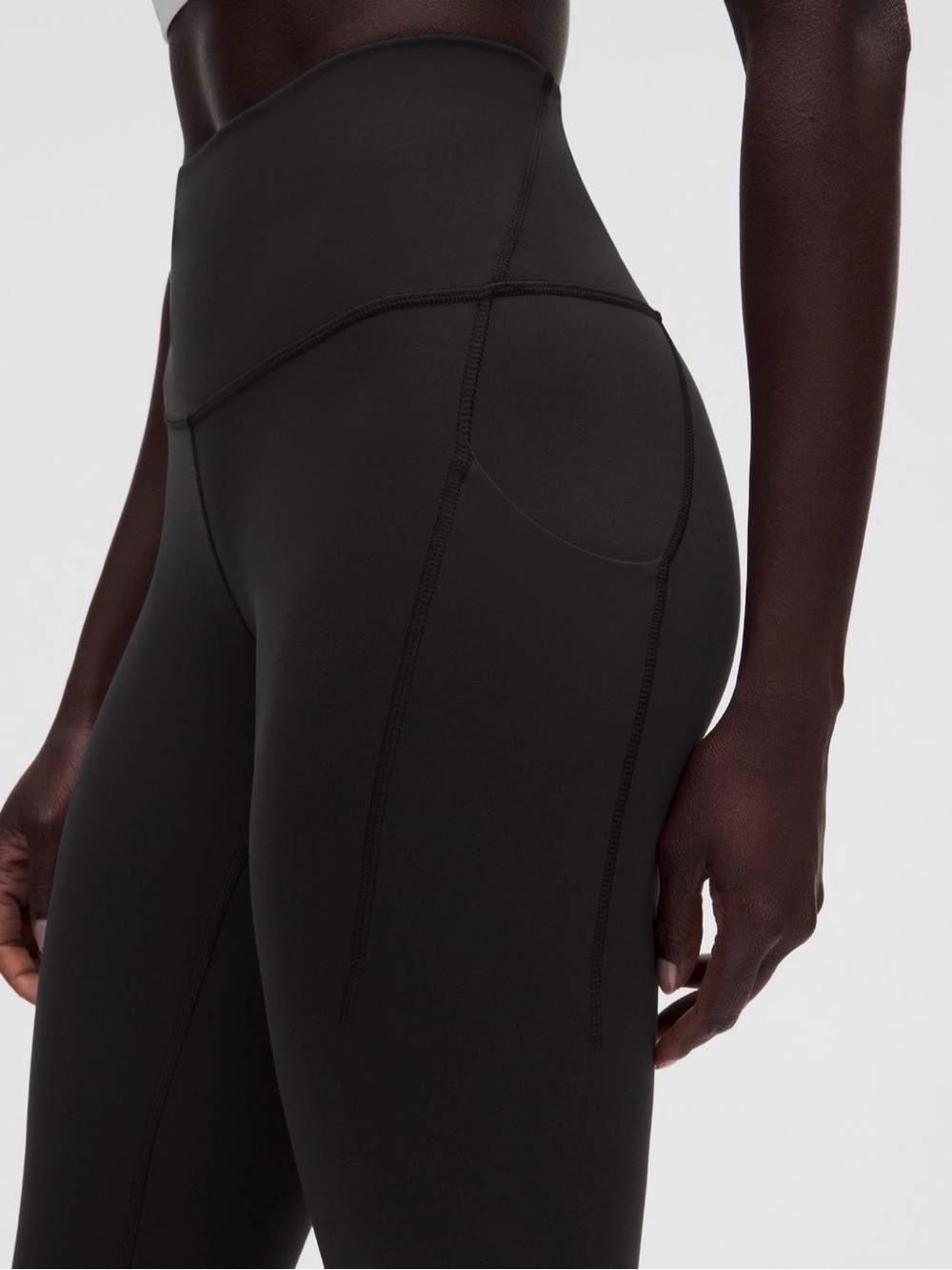 Lululemon Wonder Train High Rise with pockets 25”